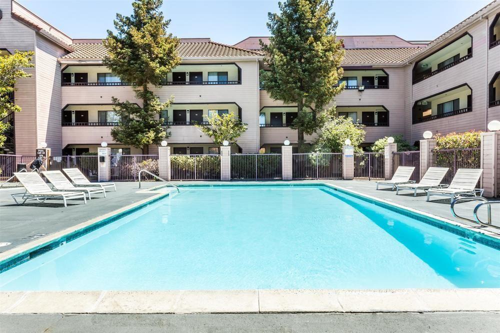 Country Inn & Suites By Radisson, Vallejo Napa Valley, Ca Екстериор снимка