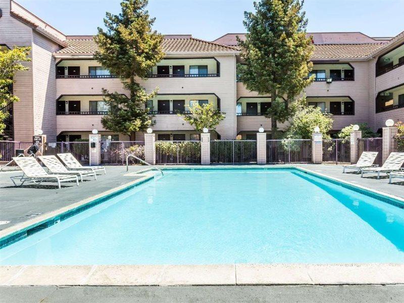 Country Inn & Suites By Radisson, Vallejo Napa Valley, Ca Екстериор снимка