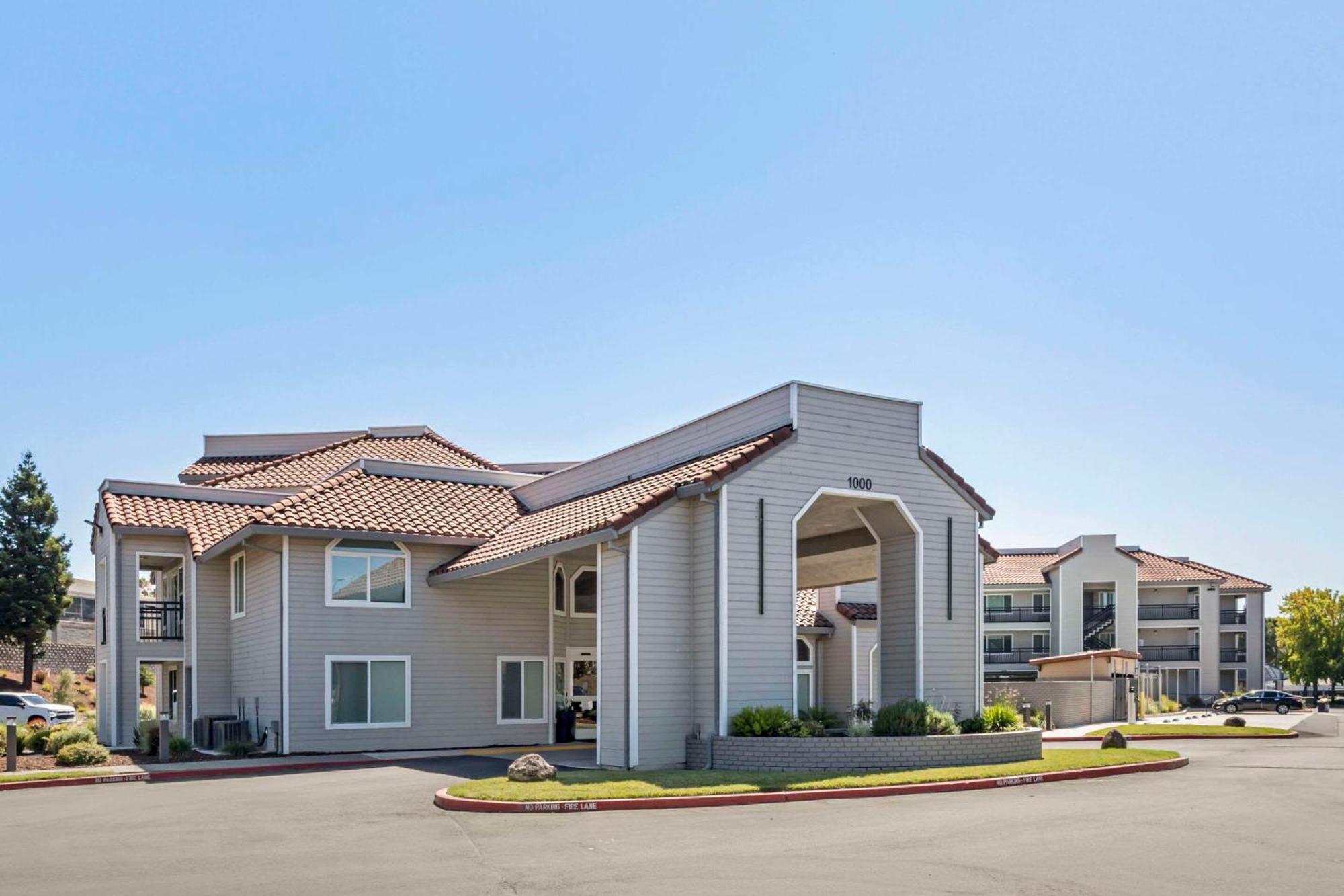 Country Inn & Suites By Radisson, Vallejo Napa Valley, Ca Екстериор снимка